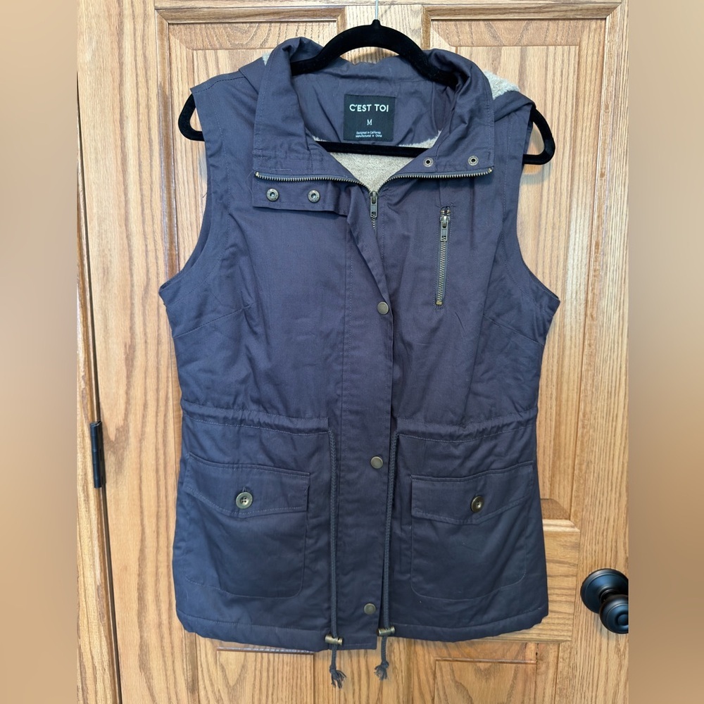 C’EST TOI Fur Lined Hooded Vest - Picture 2 of 7